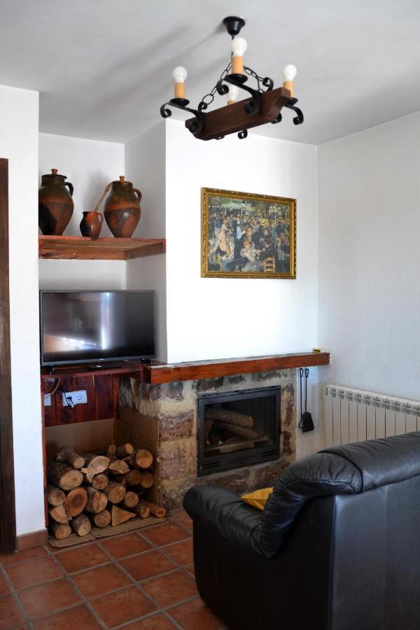 Apartamentos La Sierra Villalba de la Sierra Esterno foto
